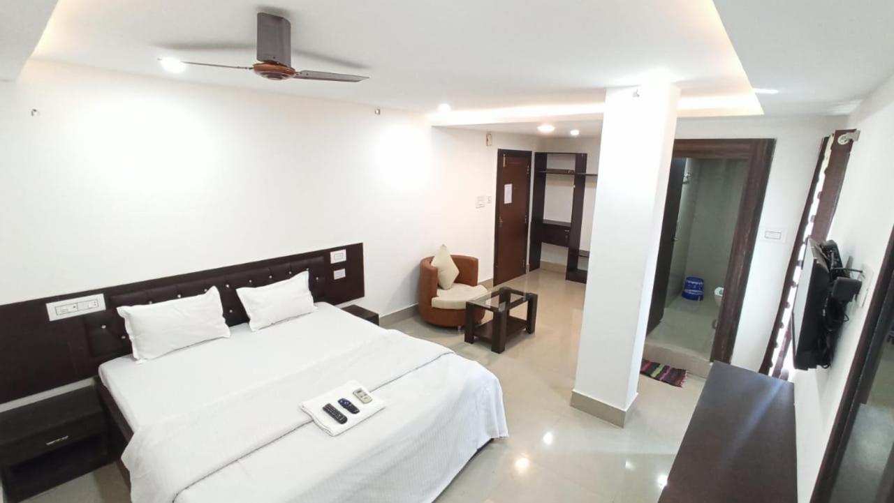 Gods County. Resort & Banquets Tarapith Eksteriør billede