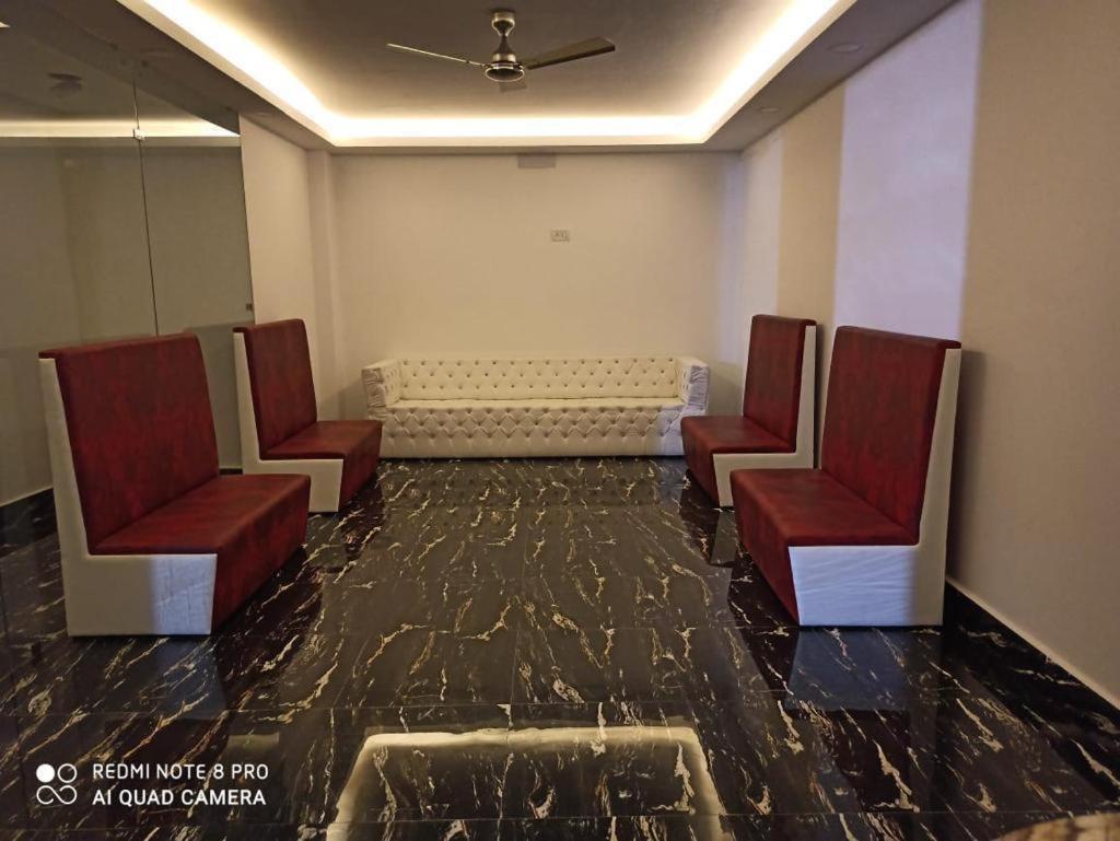 Gods County. Resort & Banquets Tarapith Eksteriør billede