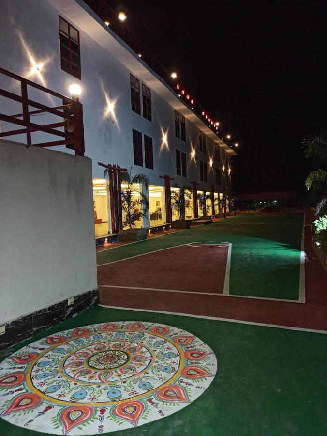 Gods County. Resort & Banquets Tarapith Eksteriør billede