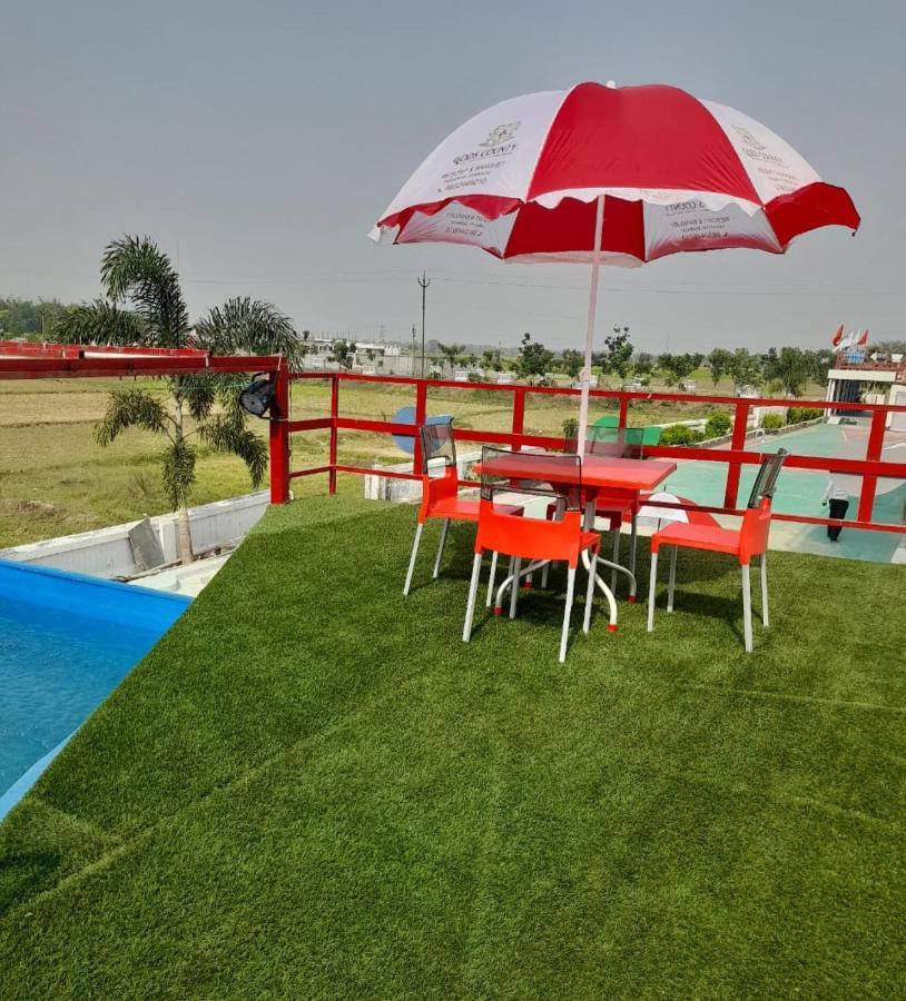 Gods County. Resort & Banquets Tarapith Eksteriør billede