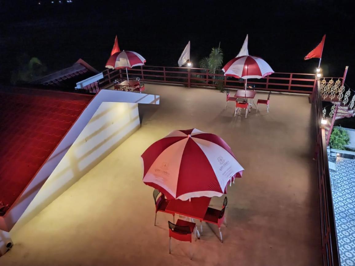 Gods County. Resort & Banquets Tarapith Eksteriør billede