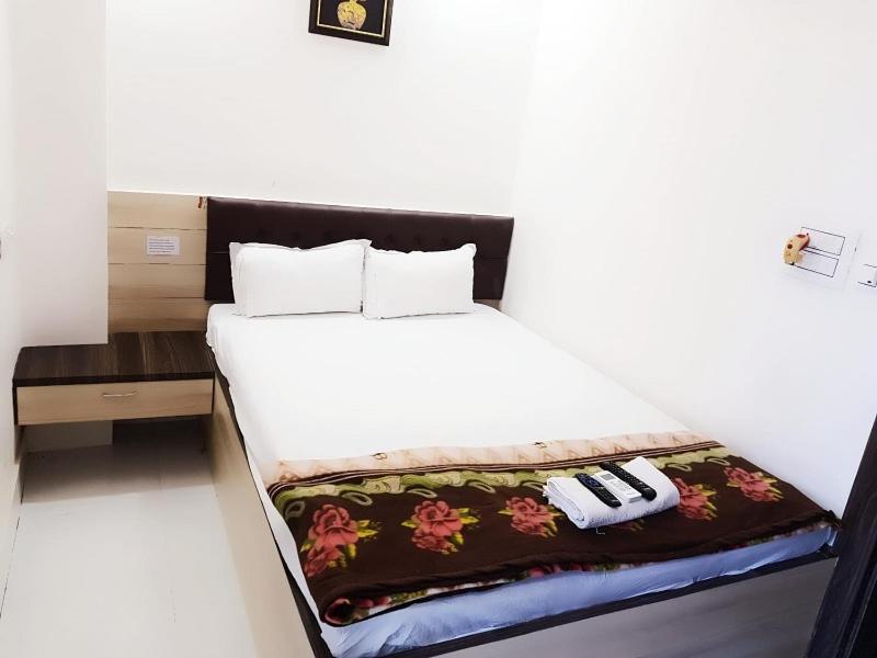 Gods County. Resort & Banquets Tarapith Eksteriør billede