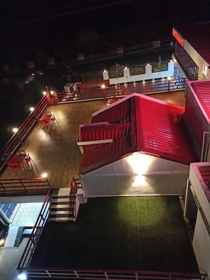 Gods County. Resort & Banquets Tarapith Eksteriør billede
