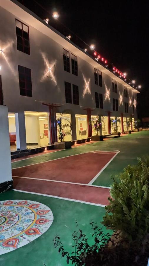 Gods County. Resort & Banquets Tarapith Eksteriør billede